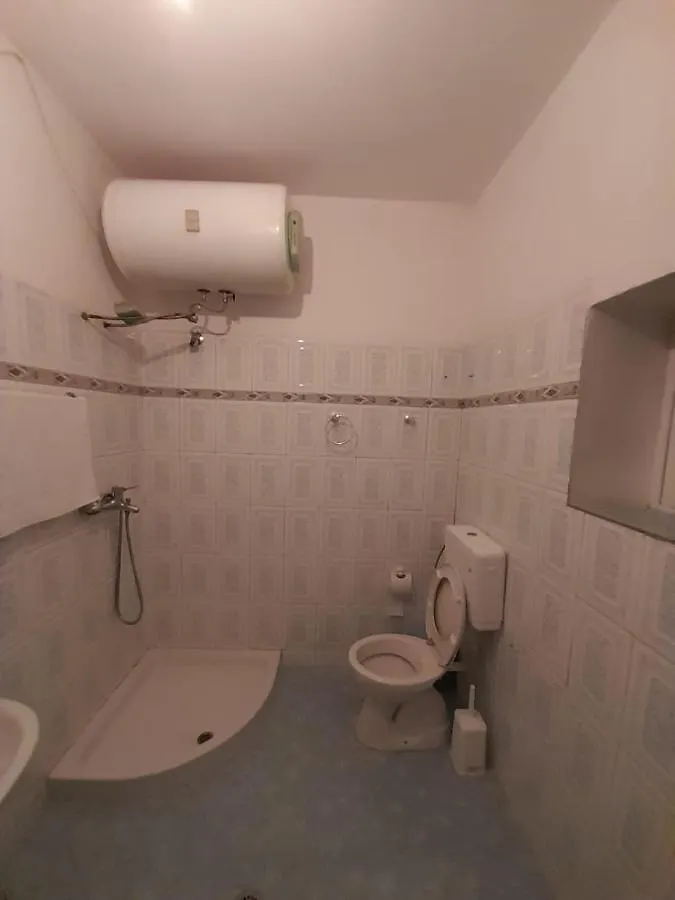 Mona'S Guesthouse Sarande 0*,  Albania