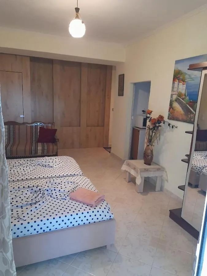Mona'S Guesthouse Sarande Guest house