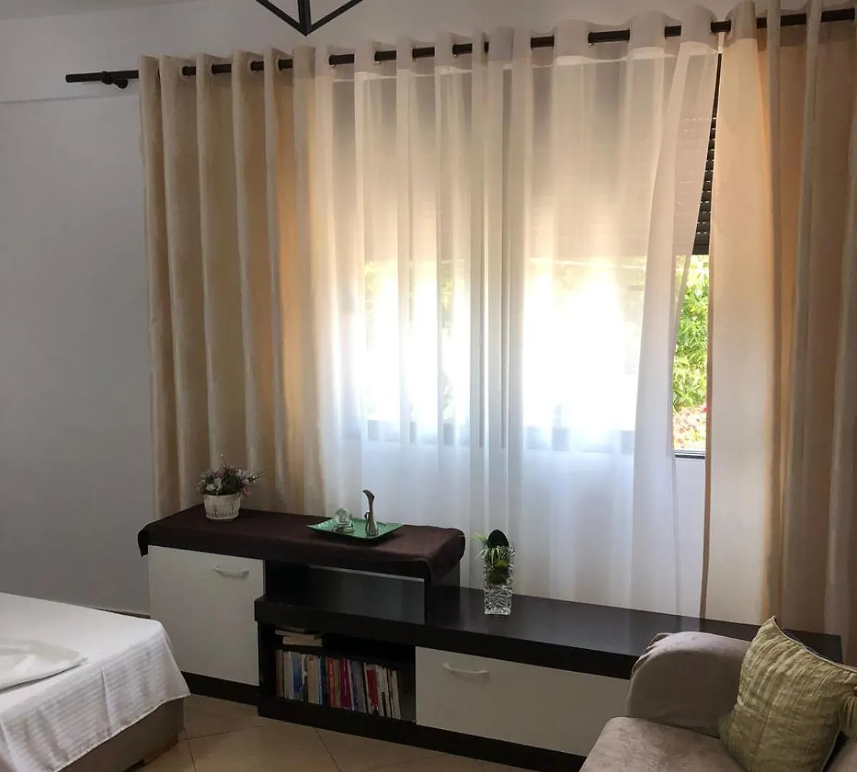 Guest house Mona'S Guesthouse Sarande Albania