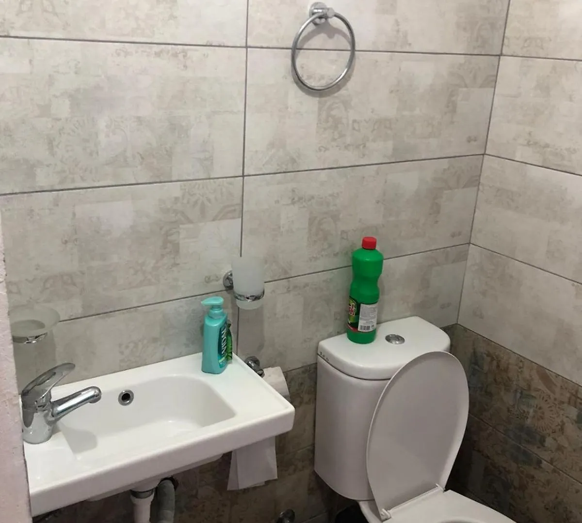 Mona'S Guesthouse Sarande 0*,