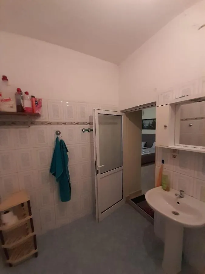 Mona'S Guesthouse Sarande