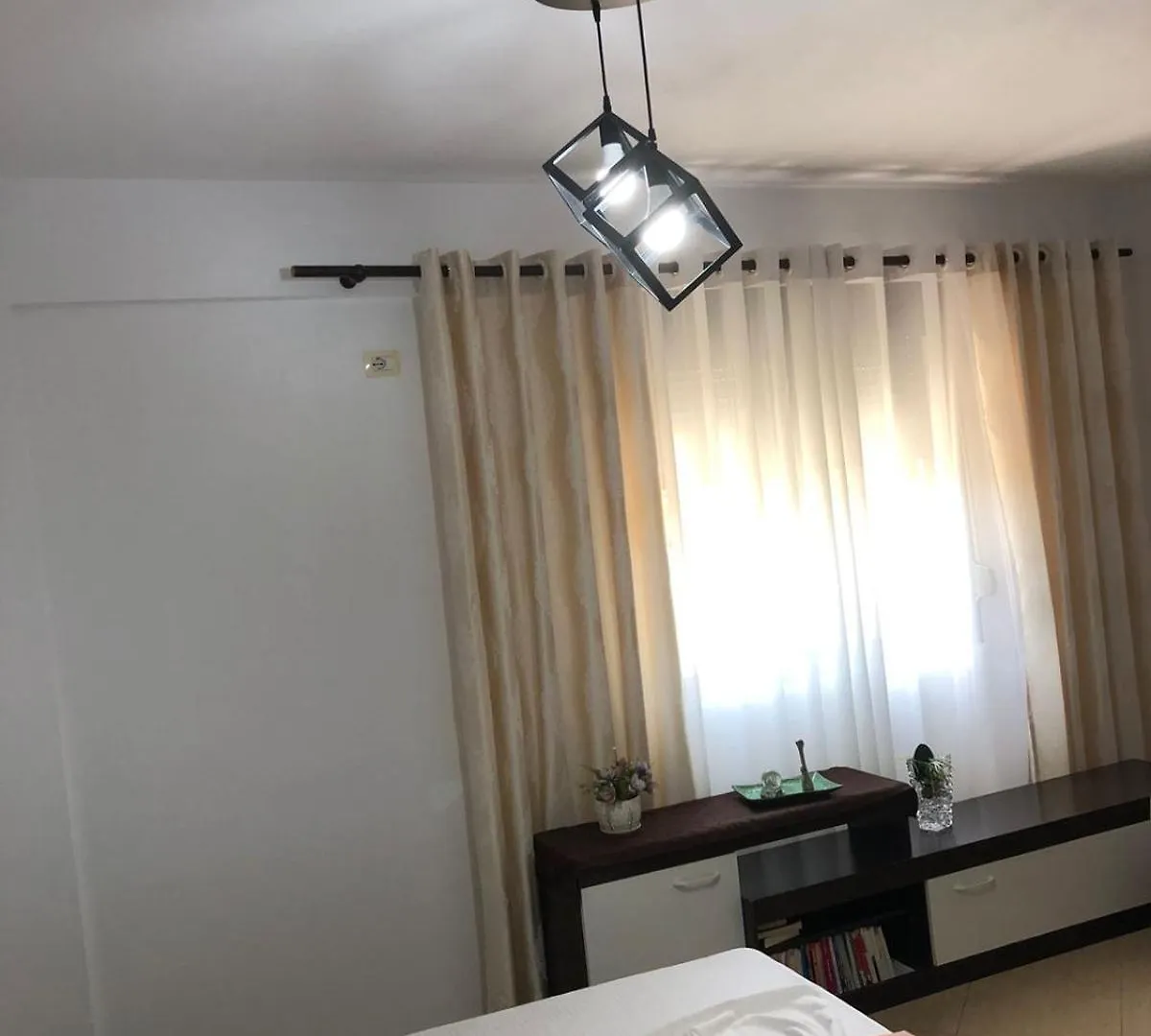 Mona'S Guesthouse Sarande Guest house